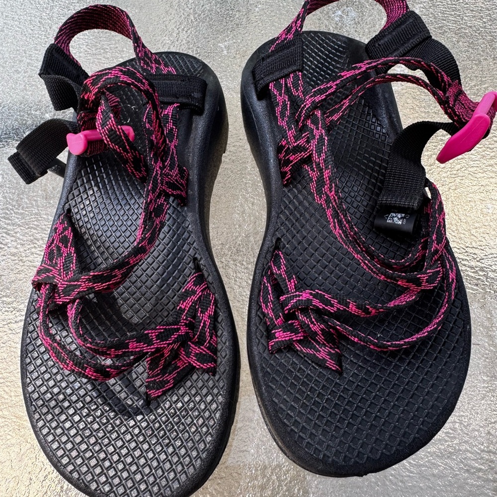 Chaco Black and Pink Hiking/walking /water Sandals